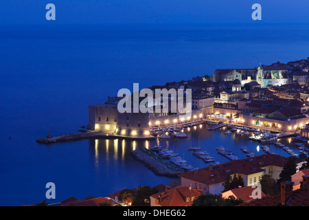 Fort St John, le vieux port et la vieille ville, site du patrimoine mondial de l'UNESCO, Dubrovnik, Dalmatie, Croatie, Europe Banque D'Images