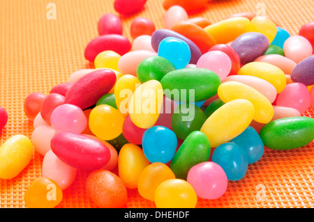 Libre d'un tas de délicieux bonbons de différentes couleurs Banque D'Images