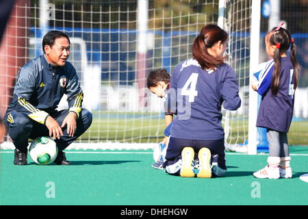 Cour de Futsal National Yoyogi Stadium, Tokyo, Japon. Nov 8, 2013. Norio Sasaki, le 8 novembre 2013 - Football : Nadeshiko Carré d'amis activité de lancement au niveau National Yoyogi Stadium Futsal Cour, Tokyo, Japon. © AFLO SPORT/Alamy Live News Banque D'Images