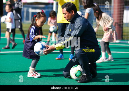 Cour de Futsal National Yoyogi Stadium, Tokyo, Japon. Nov 8, 2013. Norio Sasaki, le 8 novembre 2013 - Football : Nadeshiko Carré d'amis activité de lancement au niveau National Yoyogi Stadium Futsal Cour, Tokyo, Japon. © AFLO SPORT/Alamy Live News Banque D'Images