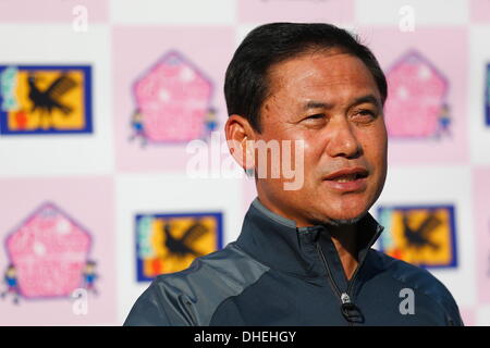 Cour de Futsal National Yoyogi Stadium, Tokyo, Japon. Nov 8, 2013. Norio Sasaki, le 8 novembre 2013 - Football : Nadeshiko Carré d'amis activité de lancement au niveau National Yoyogi Stadium Futsal Cour, Tokyo, Japon. © AFLO SPORT/Alamy Live News Banque D'Images