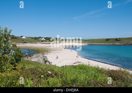 St Agnes avec Gugh en arrière-plan, les îles Scilly, Cornwall, Royaume-Uni, Europe Banque D'Images