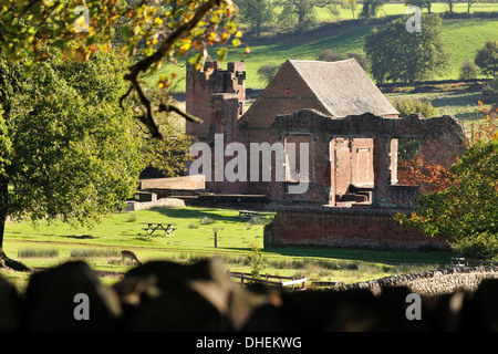 Automne scène montrant les ruines de Bradgate House dans Bradgate Park Leicestershire Banque D'Images
