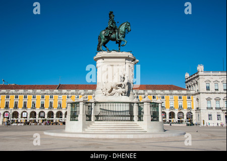 Statue du Roi Jose je sur Praca do Comercio, Lisbonne, Portugal, Europe Banque D'Images