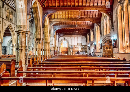 La prière et la paix à la glorieuse Sainte Cathédrale à Adélaïde, Australie Banque D'Images