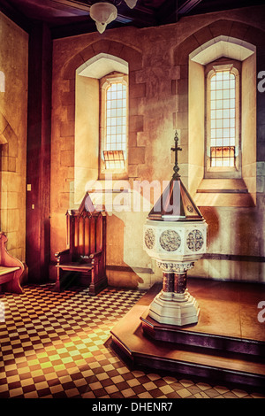 Intérieur de la glorieuse Sainte Cathédrale à Adélaïde, Australie (traitement HDR) Banque D'Images