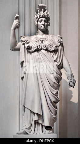 Minerve, statue en marbre de la déesse Minerve par Jean-François Legendre-Héral, 1840, Musée des Beaux-Arts de Lyon, France Banque D'Images