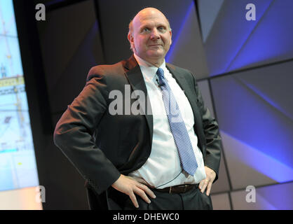 Berlin, Allemagne. 07Th Nov, 2013. -Microsoft CEO Steve Ballmer donne un discours d'ouverture de la célébration à l''Microsoft Berlin' à Berlin, Allemagne, 07 novembre 2013. Photo : BRITTA PEDERSEN/dpa/Alamy Live News Banque D'Images