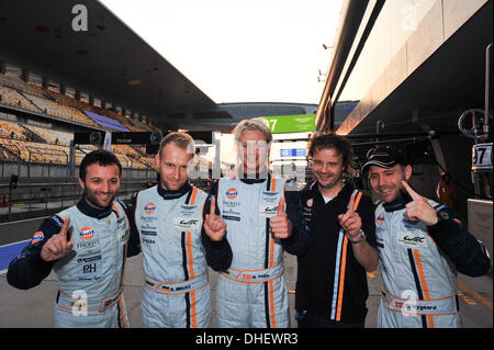 Shanghai, Chine. 05Th Nov, 2013. WEC 6-Heures d'endurance. La pratique libre et de qualification 24. # 97 ASTON MARTIN RACING (GBR) ASTON MARTIN VANTAGE V8 STEFAN MUCKE (DEU) DARREN TURNER (GBR) # 95 ASTON MARTIN RACING (GBR) ASTON MARTIN VANTAGE V8 CHRISTOFFER NYGAARD (DNK) KRISTIAN POULSEN (DNK) NICKI THIIM (DNK) POLEMAN GTE PRO ET GTE AM Credit : Action Plus Sport/Alamy Live News Banque D'Images