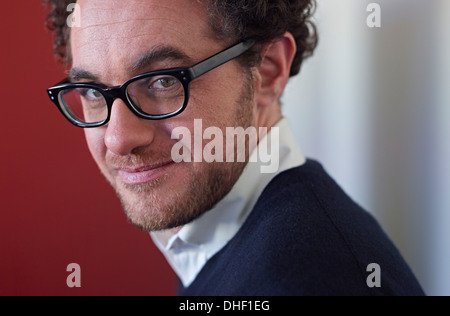 Portrait of businessman wearing glasses Banque D'Images