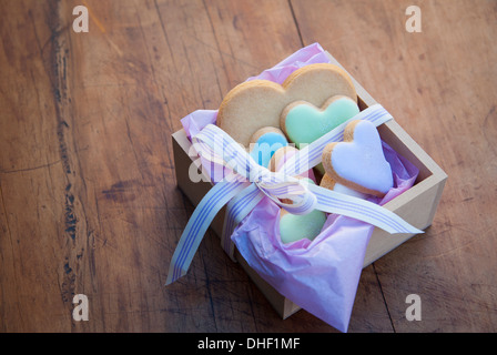 Still Life with box of heart shaped cookies Banque D'Images