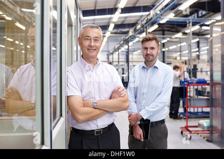 Portrait d'ingénieurs en ingénierie factory Banque D'Images