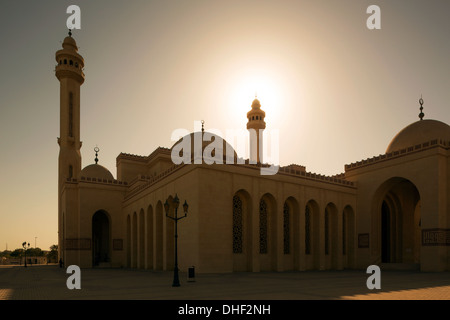 Grande mosquée Al Fateh au coucher du soleil, Manama, Bahreïn Banque D'Images