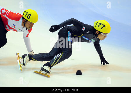 Torino, Italie. 05Th Nov, 2013. Daisuke Uemura japonaise au cours de la deuxième journée de l'USI de patinage de vitesse sur courte piste à l'Palatazzoli la Coupe du monde. Credit : Action Plus Sport/Alamy Live News Banque D'Images