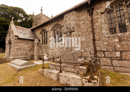 À l'extérieur du cimetière de San Creed à Cornwall, en Angleterre, au Royaume-Uni. Banque D'Images