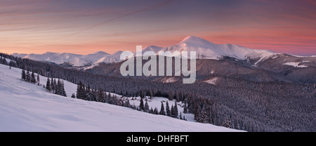 Snovy en hiver montagne Banque D'Images