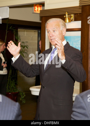 United States Vice-président Joseph Biden s'exprimant au Parti démocratique de financement. Banque D'Images