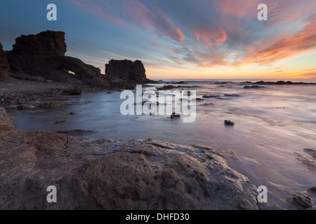 L'aube à Playa del Arco, dans parc naturel de Cabo de Gata, Almería, Andalousie, en Espagne. Banque D'Images