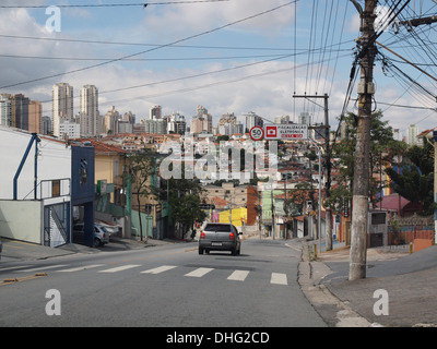 Les rues de banlieue dans la ville de Sao Paulo Banque D'Images