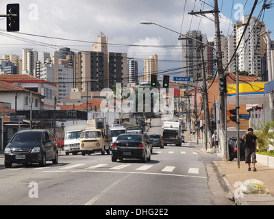 Les rues de banlieue dans la ville de Sao Paulo Banque D'Images