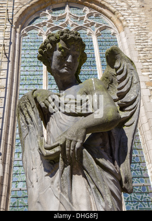 Anvers, Belgique 5 : statue de pierre de l'ange dans le cadre du calvaire à côté de Saint Pauls church (Paulskerk) Banque D'Images