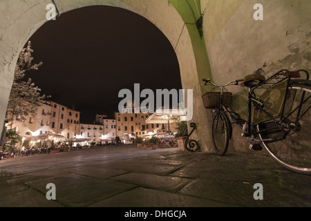Sommaire de la Piazza Anfiteatro Banque D'Images