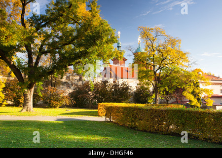 Matin d'automne dans le jardin de Petrin, à Prague Banque D'Images