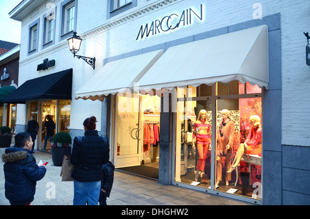 Centre McArthur Glen Designer Outlet Roermond Pays-Bas Banque D'Images