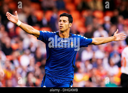 Valence, Espagne. 10 nov., 2013. Javi Guerra avant de Real Valladolid célèbre après avoir marqué son premier but de l'équipe au cours de l'espagnol La Liga match entre Valence et Real Valladolid du stade Mestalla. Credit : Action Plus Sport/Alamy Live News Banque D'Images