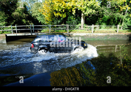 Rufford Mill,et Ford River Crossing. Banque D'Images