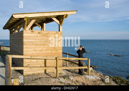 Oiseaux en bois pour cacher les ornithologues ou l'observation des oiseaux le long de la côte méditerranéenne à La Cala, Malaga, Espagne. Banque D'Images