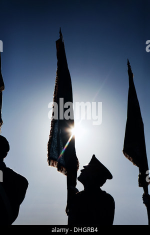 Étendard à un sevice Dimanche du souvenir. Banque D'Images