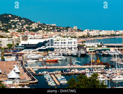 Le Vieux Port et La Croisette de Cannes Banque D'Images