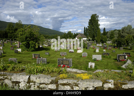 L'Église au cimetière Heddal Banque D'Images