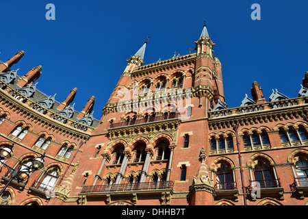 Hôtel Renaissance St Pancras International, gare, Euston Road, London NW1, Royaume-Uni Banque D'Images