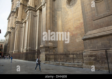 La Cathédrale de Grenade, ou la Cathédrale de l'Incarnation (Espagnol : Catedral de Granada, Catedral de la Anunciación) est la cathédrale de la ville de Grenade, capitale de la province du même nom dans la région autonome d'Andalousie, espagne. La cathédrale est le siège de l'Archidiocèse de Grenade. Banque D'Images