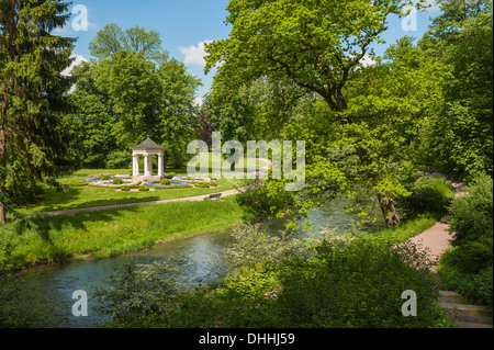 Temple des Muses sur l'Ilm River, dans le parc paysager de Tiefurt Mansion, Site du patrimoine culturel mondial de l'UNESCO, Weimar Banque D'Images