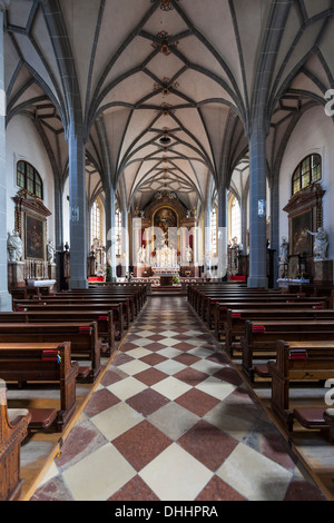 Nef, collegiate église paroissiale de S. Philippe et Jakob, église-halle de style gothique tardif, Altötting, Upper Bavaria, Bavaria, Germany Banque D'Images