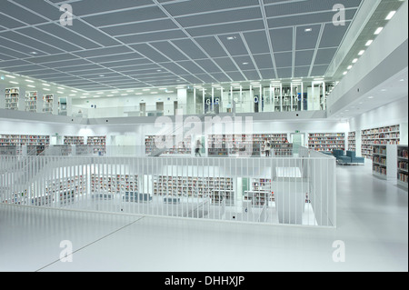 Étage de la nouvelle bibliothèque publique de Stuttgart, Bade-Wurtemberg, Allemagne, Europe Banque D'Images