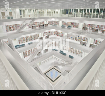 Vue de l'intérieur de la nouvelle bibliothèque publique de Stuttgart, Bade-Wurtemberg, Allemagne, Europe Banque D'Images