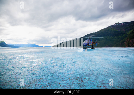 Hélicoptère sur Mendenhall Glacier, Alaska, USA Banque D'Images