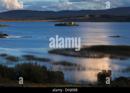 12E C. Hen's Castle (Caislean-na-CIRCE), accueil de reine des pirates Grace O'Malley, le Lough Corrib, Connemara, comté de Galway, Irlande Banque D'Images