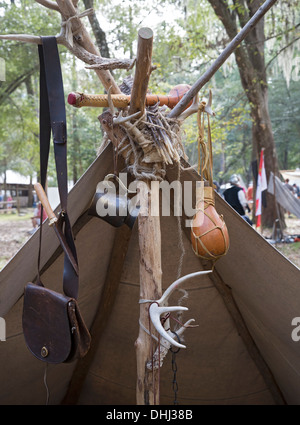 Camp pionnier à Native American Festival à Oleno State Park dans le Nord de la Floride. Banque D'Images