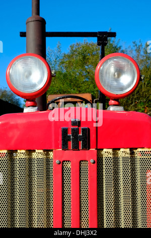 Détail d'un tracteur International Harvester remis à neuf dans les années 1950. Devon. ROYAUME-UNI Banque D'Images