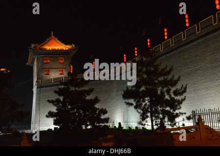 Xi'an city wall at night Banque D'Images