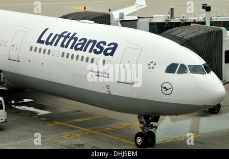 Airbus A340-300 de la Lufthansa Airlines de l'Aéroport International d'Incheon, Corée du Sud Asie Banque D'Images