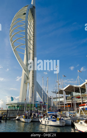 Portsmouth Hampshire England UK Tour Spinnaker et Gun Wharf marina Quays Banque D'Images