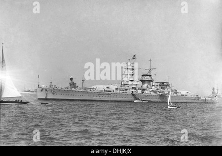 'Cuirassé de poche allemand Admiral Graf Spee', 1937. Le "Graf Spee" participant à la revue de la flotte pour le couronnement du Roi George Banque D'Images
