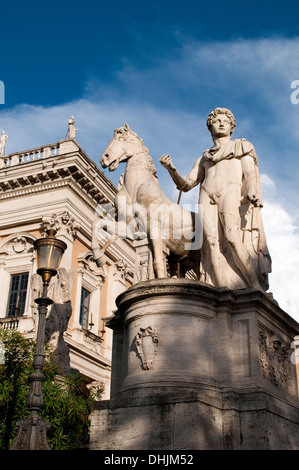 Statue de Castor (ou Pollux) à Piazza del Campidoglio, colline du Capitole, Rome, Italie Banque D'Images