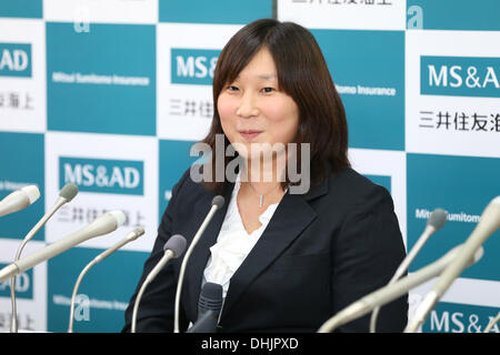 Tokyo, Japon. 12 nov., 2013. Yoshie Ueno Judo : une conférence de presse pour annoncer la retraite de Yoshie Ueno à Tokyo, au Japon . Credit : AFLO SPORT/Alamy Live News Banque D'Images